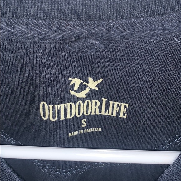 Outdoor Life Black/Navy Wolf Cropped Tee- Small - Picture 3 of 3